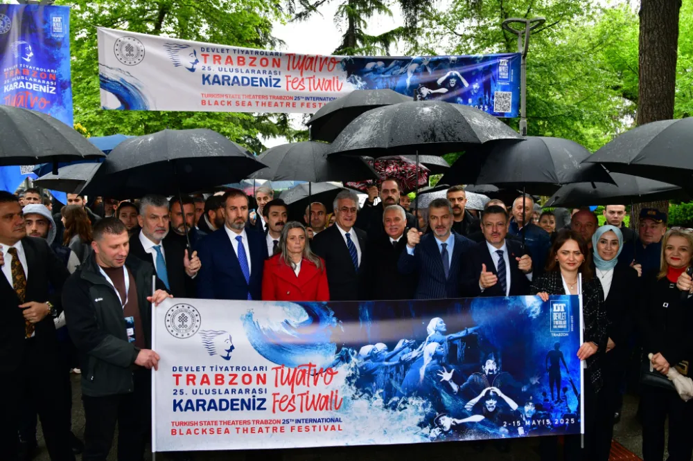Trabzon’da 25. Uluslararası Karadeniz Tiyatro Festivali Coşkuyla Başladı