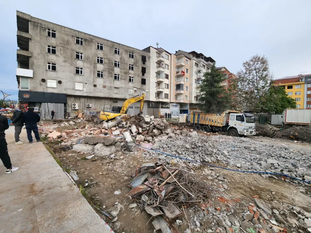 Ardeşen Trafo Merkezi Binası Yıkıldı Yeni Hizmet Binası İnşa Edilecek