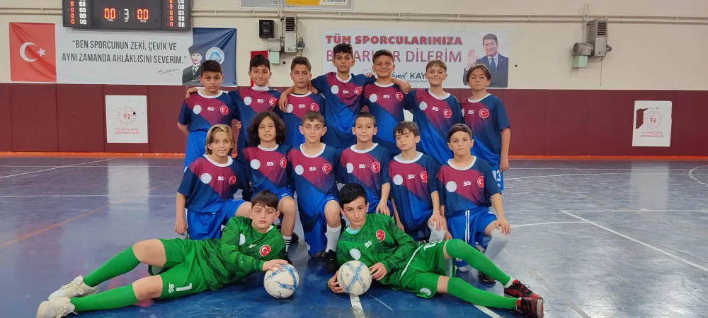 Yakup Kalafatoğlu Ortaokulu Küçük Erkekler Futsal Takımı İl Üçüncüsü Oldu