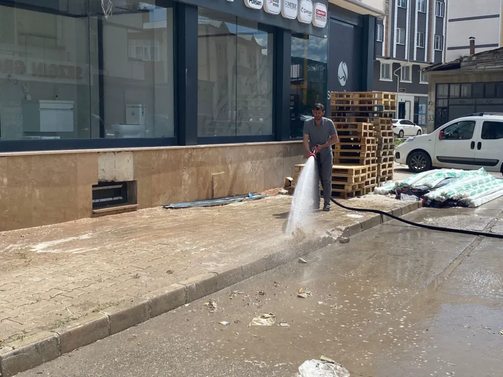 Bayburt Belediyesi’nden Şehir Genelinde Temizlik Seferberliği
