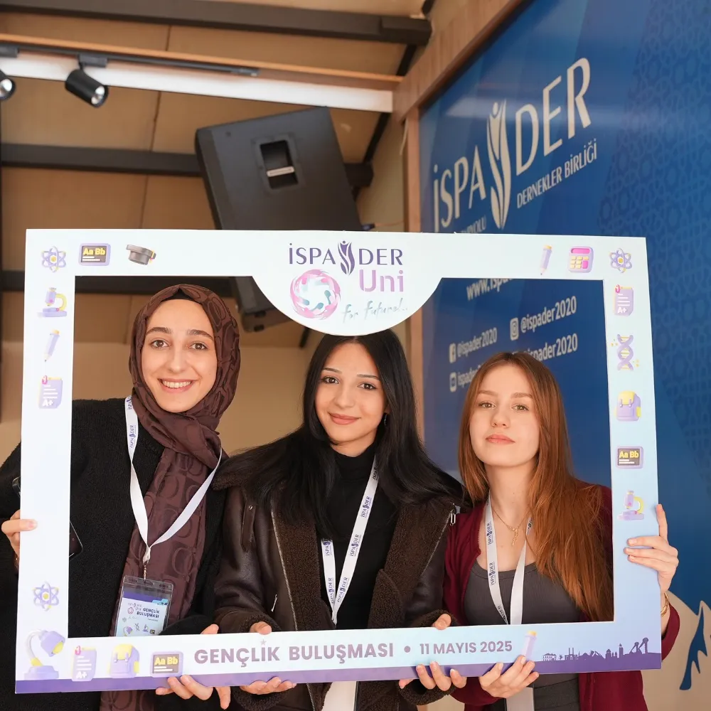 İSPADER ÜNİ Gençlik Buluşması Gençleri Bir Araya Getirdi