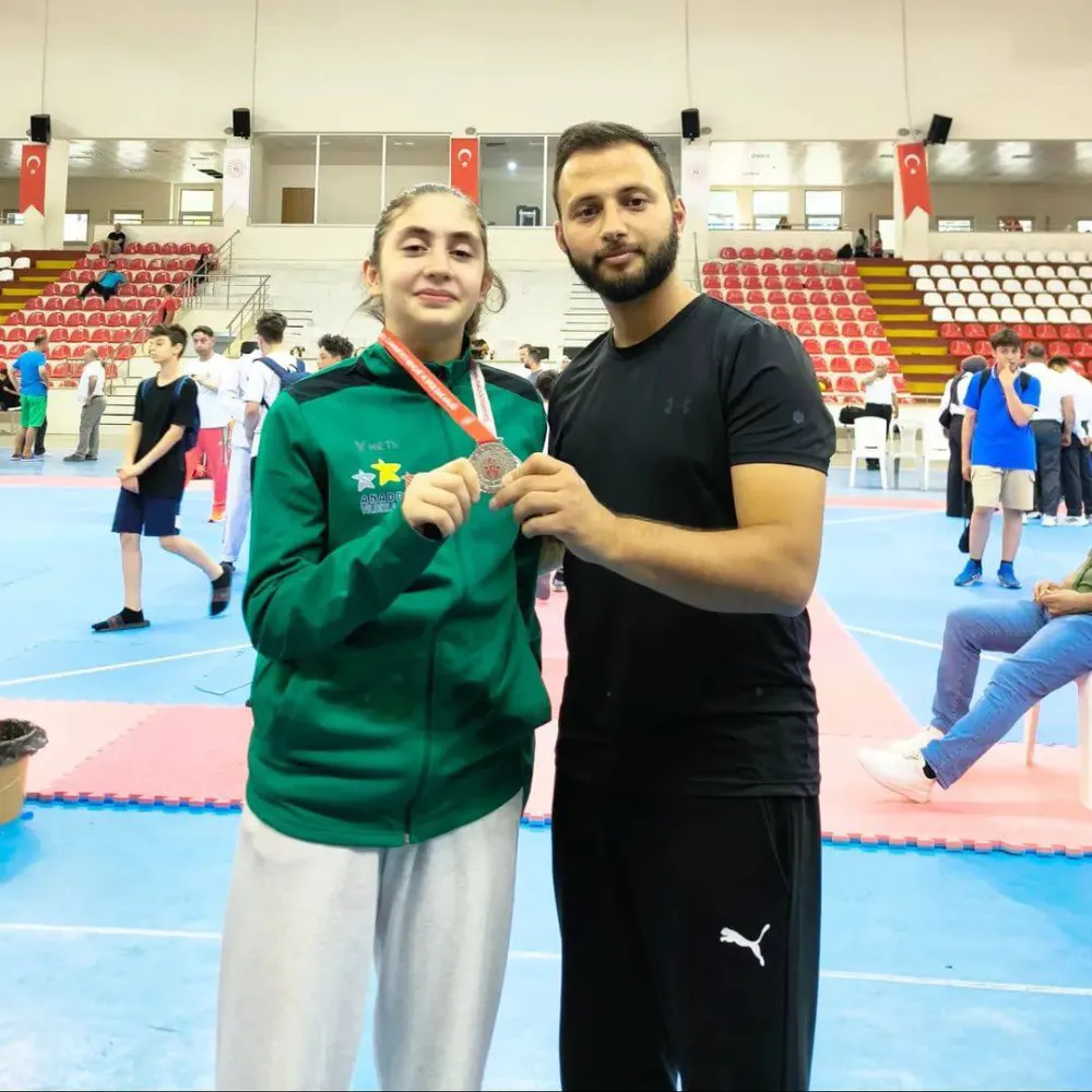 Artvinli Zeynep Torun, Anadolu Yıldızlar Ligi Tekvando Yarı Finalinde Türkiye İkincisi Oldu