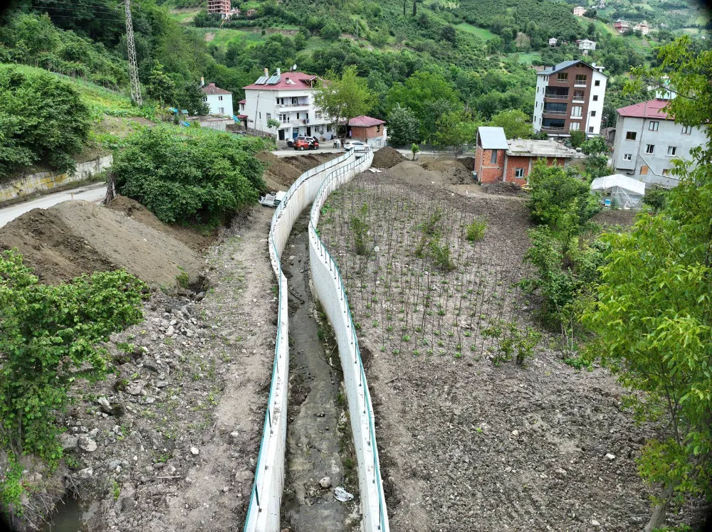 Trabzon Akçaabat Acısu Mahallesi’nde Taşkın Kontrol Çalışmaları Sürüyor
