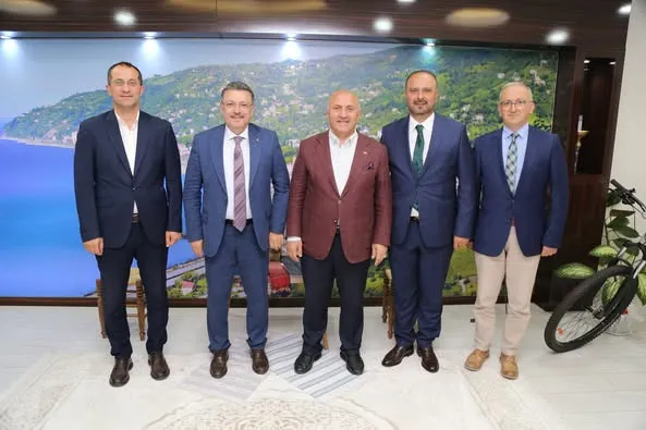 DKBB Başkanı Ahmet Metin Genç’ten Çayeli Belediyesine Ziyaret