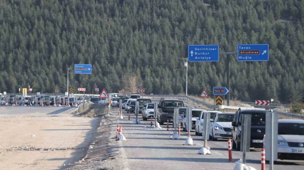 Bayram Tatili Sona Erdi, Dönüş Yolculuğu Başladı: Yetkililerden Sürücülere “Yavaş Gidin” Uyarısı