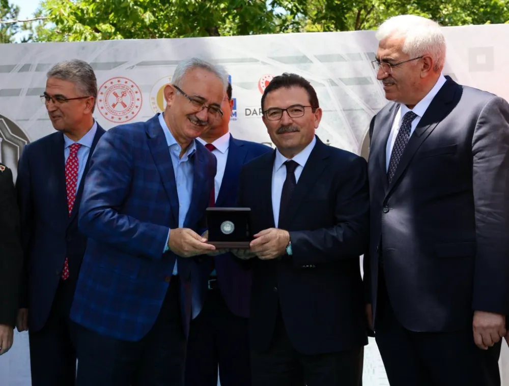 Erzurum Ulu Camii’nin Manevi Değeri Hatıra Parasıyla Tescillendi