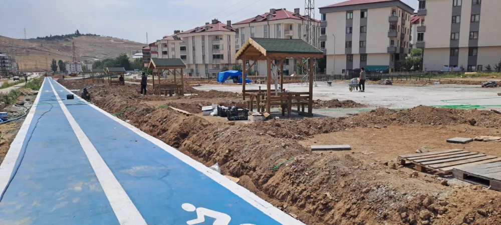 Bayburt Belediyesi’nden Yoğun Çalışma: Mahallelerde Asfalt, Kaldırım, Park ve Temizlik Hizmetleri