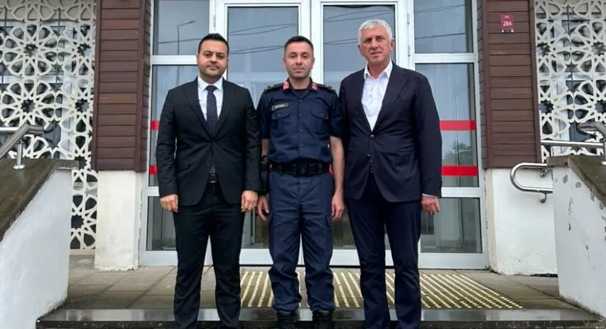 Of Belediye Başkanı Sarıalioğlu’ndan İlçe Jandarma Komutanı Servet Çelenk’e Ziyaret
