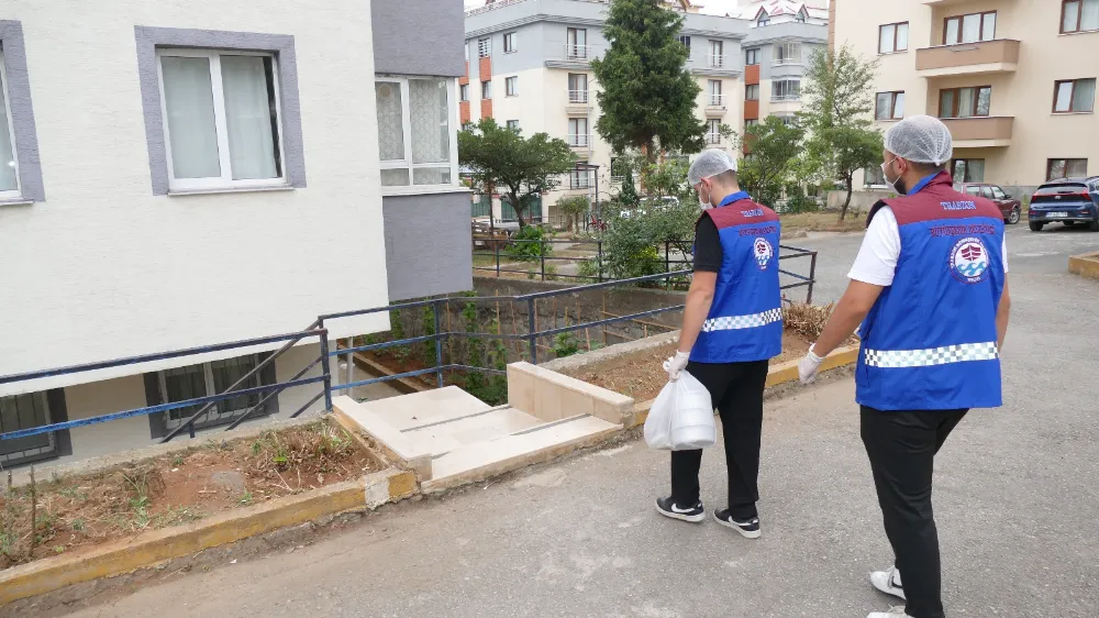 Trabzon Büyükşehir Belediyesi, 2.842 kişiye sıcak yemek hizmeti sunuyor