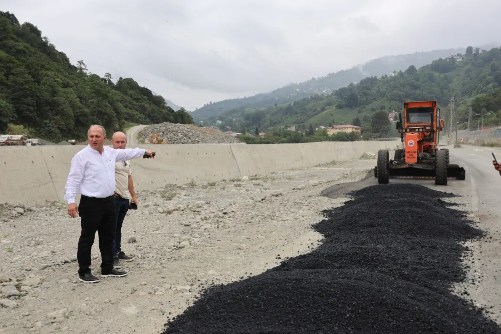 Arhavi Kapisre–Kavak Yolunda Asfaltlama Çalışmaları Devam Ediyor