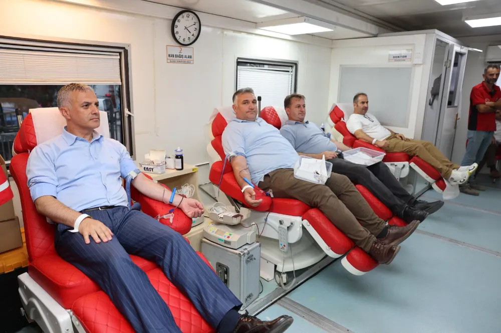 Yomra Belediye Başkanı Mustafa Bıyık, Kan Bağışı Kampanyasına Destek Verdi