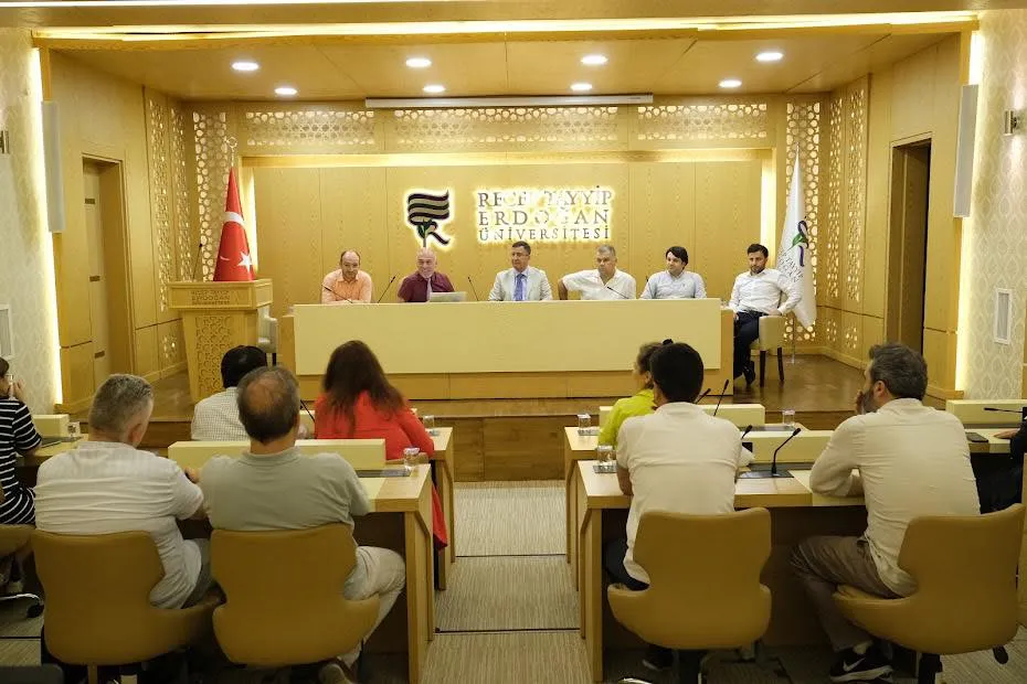 Recep Tayyip Erdoğan Üniversitesi ISO 9001 ve ISO 50001 Belgelerini Başarıyla Yeniledi