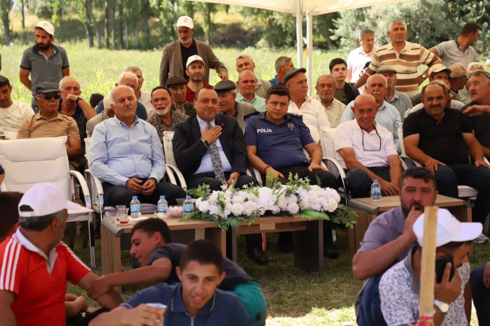 Narman’da 1. Geleneksel Peribacaları Kültür Şenliği ve Karakucak Güreşleri Coşkusu