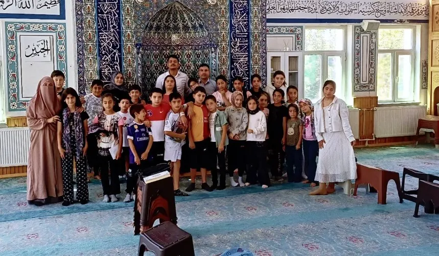 Hınıs Müftülüğü Yaz Kur’an Kursu Katılımcılarını Kutladı