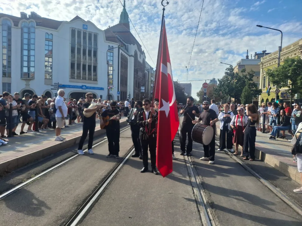 Artvin Halk Eğitimi Merkezi Halk Oyunları Topluluğu Macaristan’da Türkiye’yi Temsil Etti