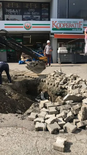 Borçka Belediyesi Mahallelerde Altyapı ve Temizlik Çalışmalarını Sürdürüyor