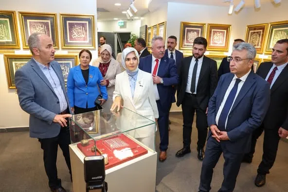 Vali Mustafa Eldivan ve Eşi Meltem Eldivan, Bayburt Halk Eğitimi Merkezi Ürünlerini İnceledi