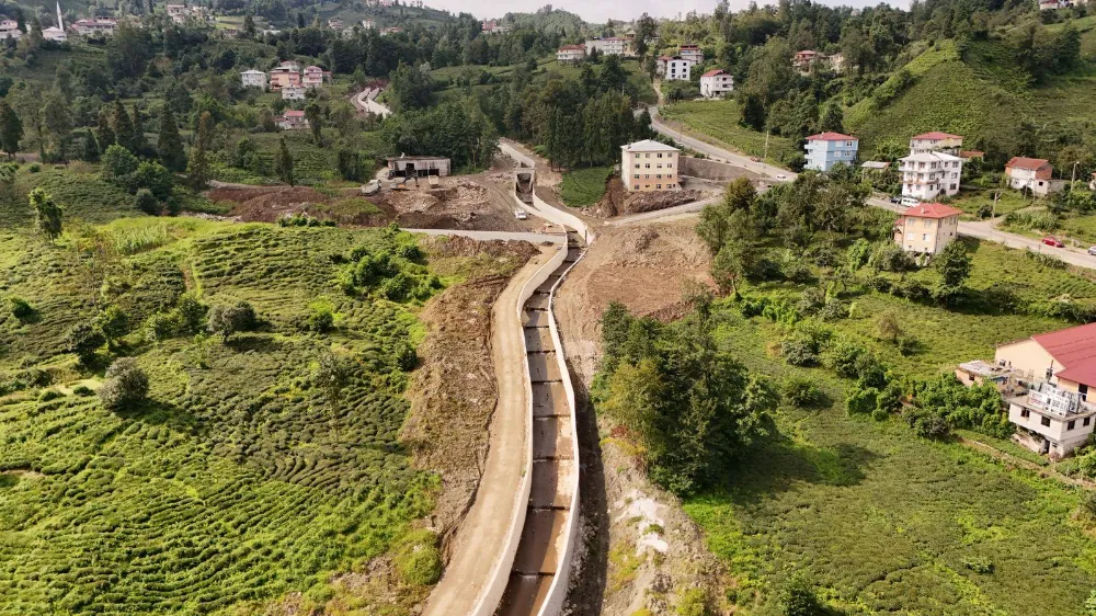 Rize Merkez Sahur Deresi’nde Taşkın Riskini Azaltmak İçin Islah Çalışmaları Devam Ediyor