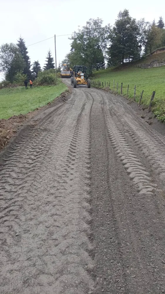 Maçka Akarsu Mahallesi Beton Yol Çalışmasıyla Konfora Kavuştu