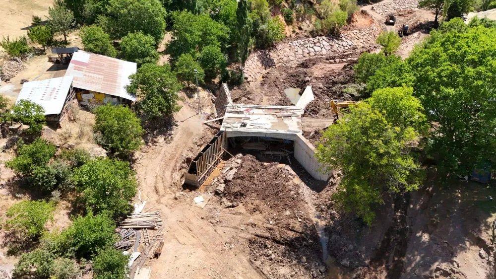 Giresun Saydere Deresi Üzerinde Köprü İnşaatı Devam Ediyor
