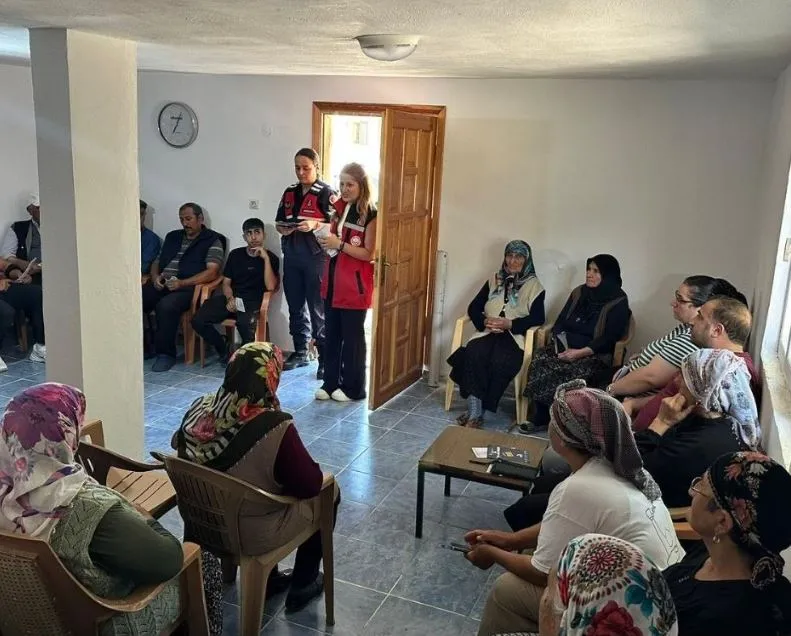 Şiddete Karşı Farkındalık Artıyor: Ardanuç Bulanık Köyü’nde Kadına Yönelik Eğitim Çalışması
