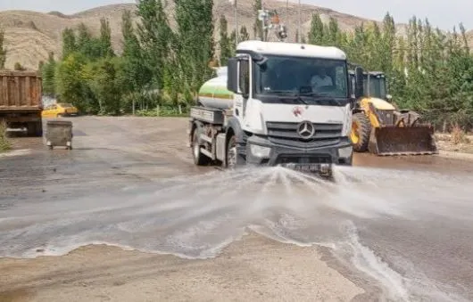 Narman Belediyesi Saha Ekipleriyle Vatandaşın Yanında: Gece Gündüz Çalışıyorlar