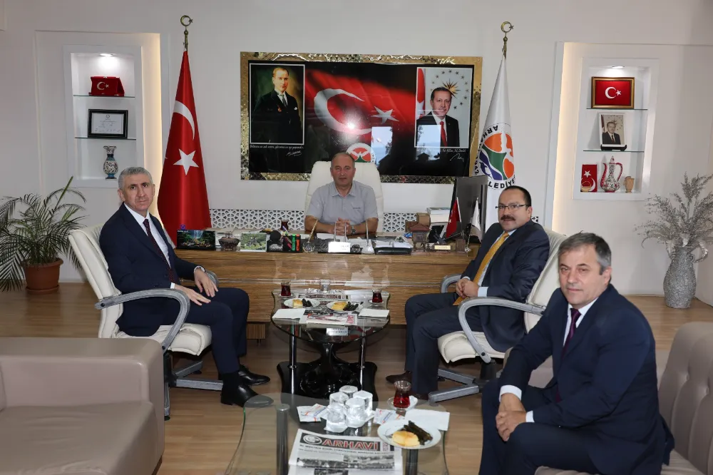 Arhavi Belediye Başkanı Turgay Ataselim, Ziraat Bankası Heyetini Ağırladı