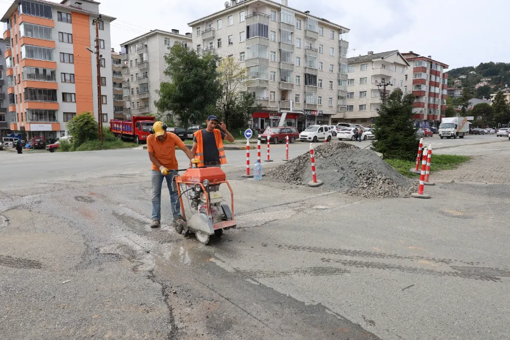 Arhavi’de Şehir İçi Doğal Gaz Çalışmaları Hızla Sürüyor