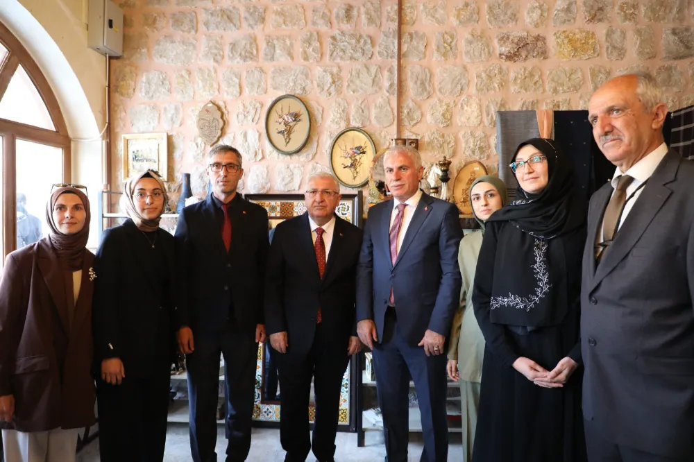 Bayburt’ta Yeni Çarşı ve Halk Eğitim Mağazası Hizmete Açıldı