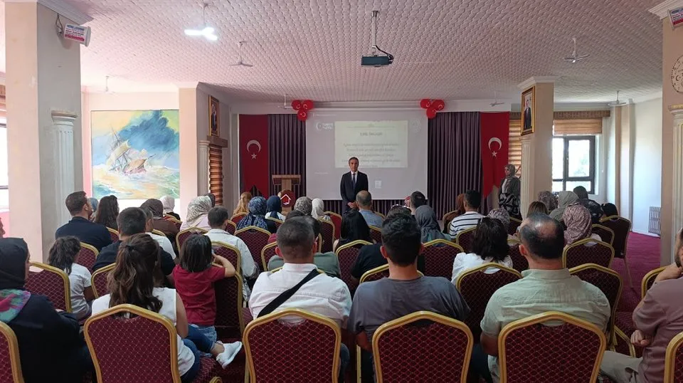 Bayburt’ta Türkiye Yüzyılı Maarif Modeli Öğretmen Eğitimleri Başladı