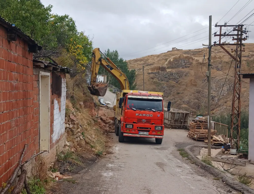 Bayburt’ta Hafta Sonu Mesaisi Devam Ediyor: Şehir Her Noktada Yenileniyor
