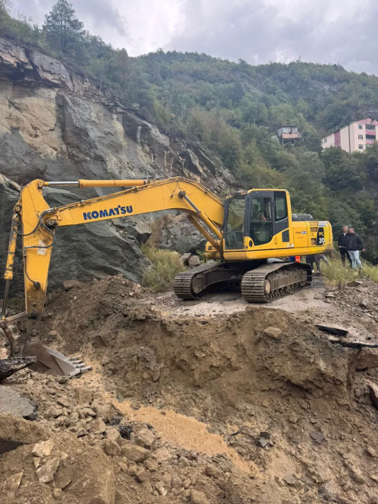 İl Başkanı Aydemir Borçka, Arhavi ve Murgul’da Afet Bölgesinde İncelemelerde Bulundu