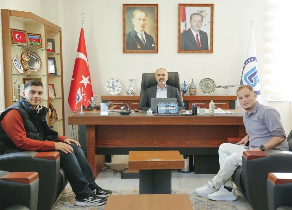 Bayburt Üniversitesi Rektörü Yeni Öğrencileri Misafir Etti