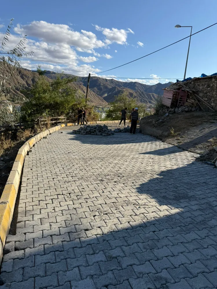 Oltu’da Kilit Parke Taşı Çalışmaları Tüm Hızıyla Sürüyor