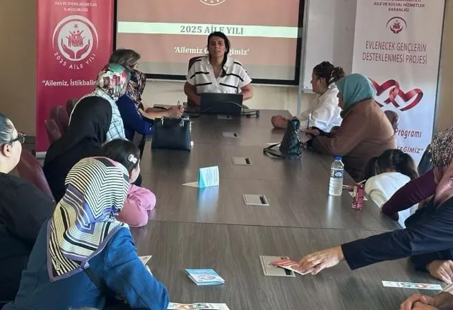 Trabzon’da Aile Yılı Sunumu ve Çocuklarda Mahremiyet Bilinci Eğitimi Düzenlendi