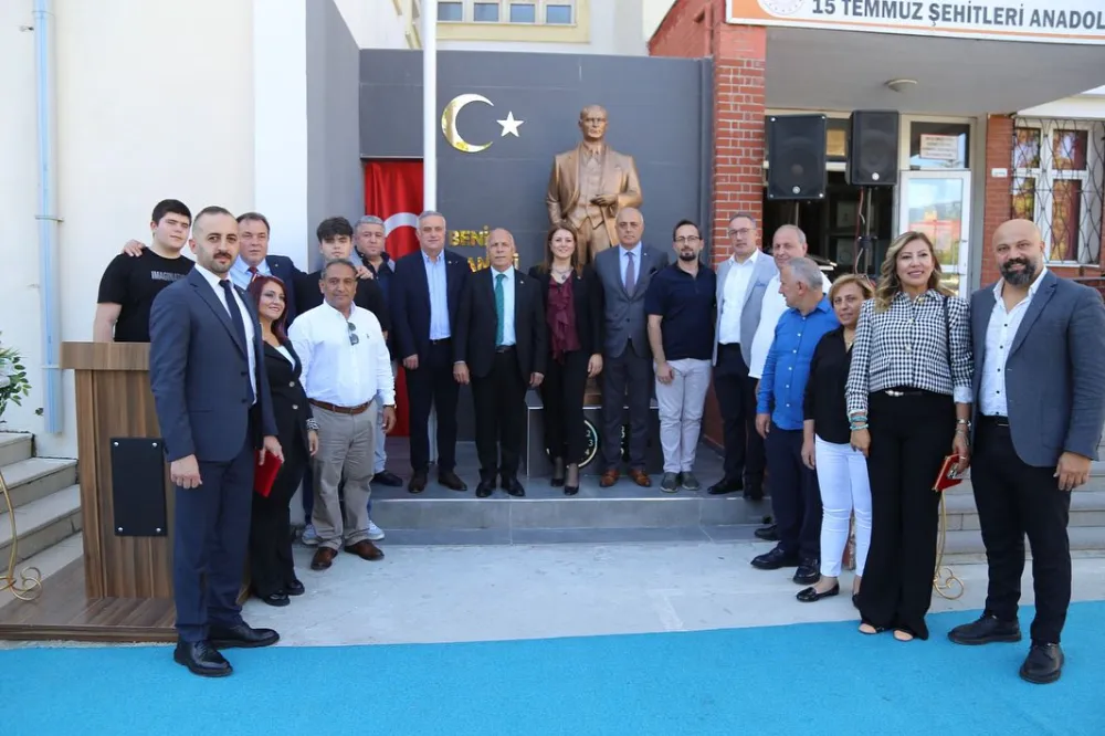 Artvin 15 Temmuz Şehitleri Anadolu Lisesi’nde Atatürk Anıtı Açılışı Gerçekleşti