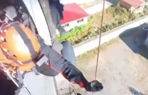 Rize’de Sel ve Heyelan Nedeniyle Mahsur Kalan 91 Yaşındaki Vatandaş Helikopterle Kurtarıldı