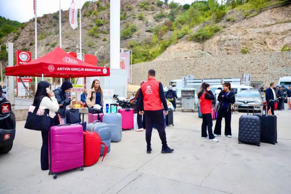 Artvin’de Üniversite Öğrencilerine GSB’den Hoş Geldin Desteği