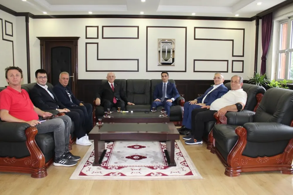 TBMM Eski Başkanı İsmail Kahraman İkizdere Kaymakamlığını Ziyaret Etti