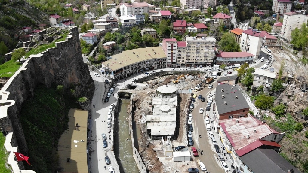 Bitlis’in tarihi yapıları tek tek gün yüzüne çıkarılıyor
