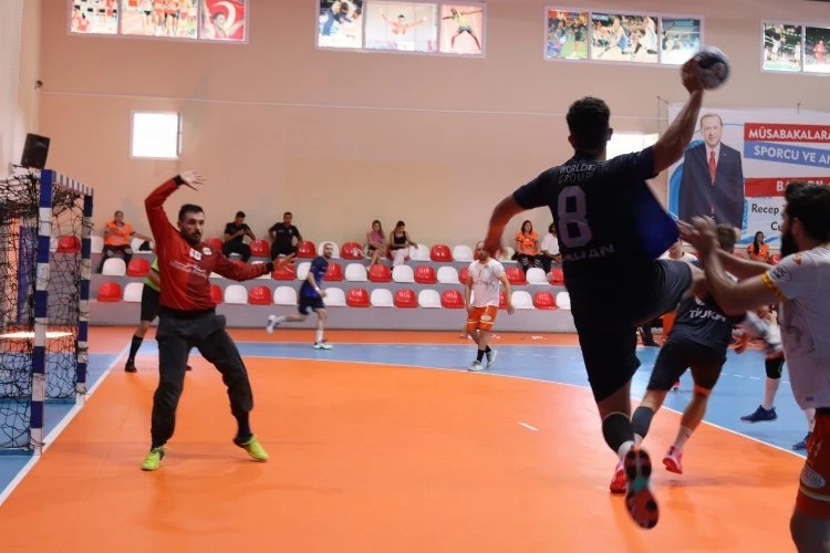 Hataylı hentbolcular 4