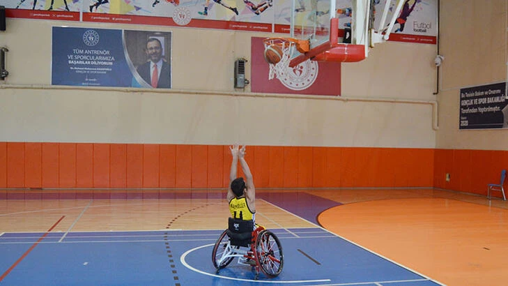 13 yaşındaki Muharrem, basketbolla hayatına yeni bir sayfa açtı