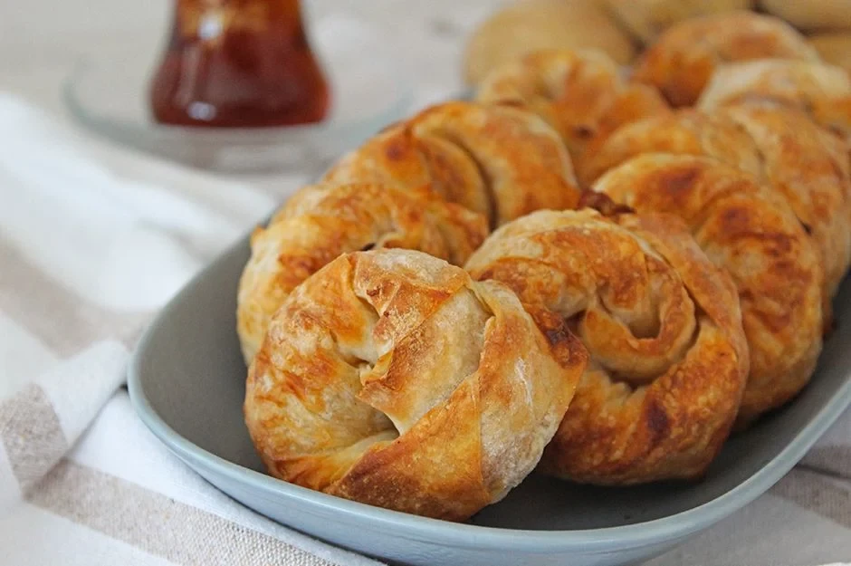 Patatesli Börek Nasıl Yapılır? Patatesli Börek Tarifi... Patatesli Börek Malzemeleri Nelerdir?