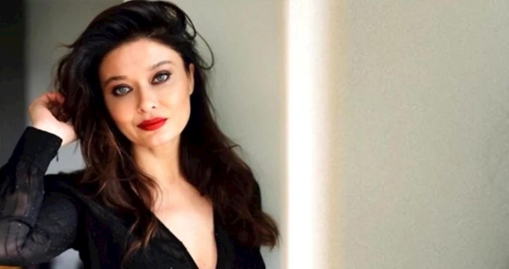 Nurgül Yeşilçay Kimdir? Ünlü Oyuncu Nurgül Yeşilçay Kimdir? Kaç Yaşında, Nereli?