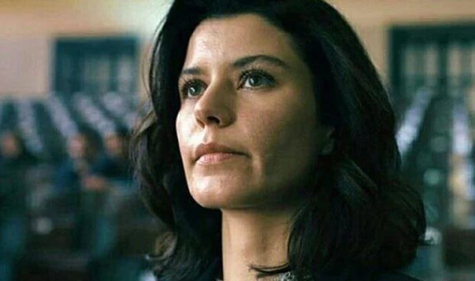 Beren Saat Kimdir? Ünlü Oyuncu Beren Saat Kimdir? Kaç Yaşında, Nereli?