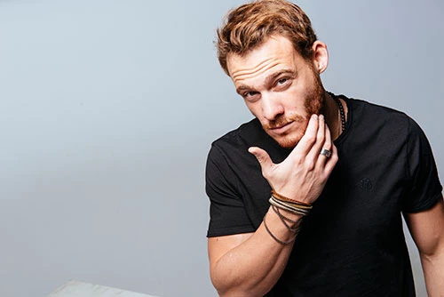 Kerem Bürsin Kimdir? Ünlü Oyuncu Kerem Bürsin Kimdir? Kaç Yaşında, Nereli?