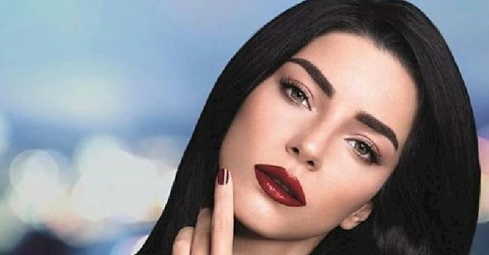 Merve Boluğur Kimdir? Ünlü Oyuncu Merve Boluğur Kimdir? Kaç Yaşında, Nereli?