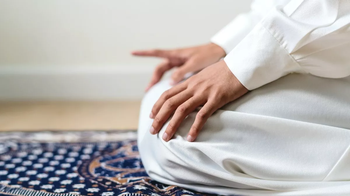 Regaip kandili namazı nasıl kılınır Diyanet? 12 rekatlık Regaip Kandili namazı ne zaman, saat kaçta kılınır?