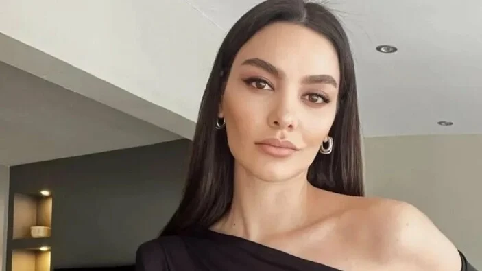 Hazal Filiz Küçükköse Kimdir? Ünlü Oyuncu Hazal Filiz Küçükköse Kimdir? Kaç Yaşında, Nereli?