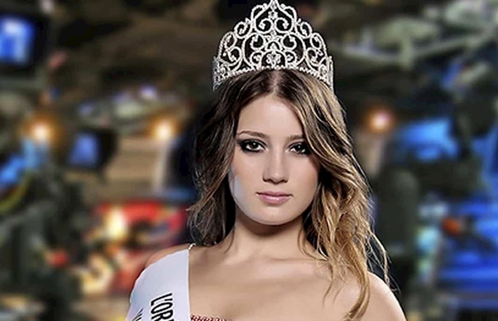 Gizem Karaca Kimdir? Ünlü Oyuncu Gizem Karaca Kimdir? Kaç Yaşında, Nereli?